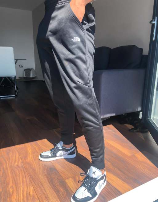 The North Face - Surgent - Sorte joggingbukser med manchetter