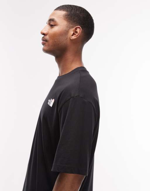 The North Face – Svart t-shirt med "Liquid"-logga baktill, 4 av 5