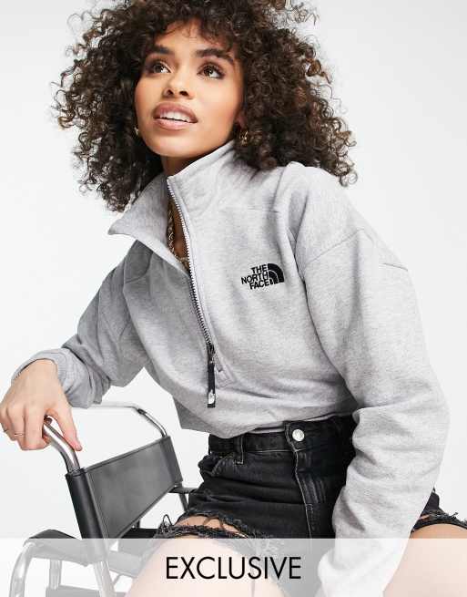 The North Face - Sweatshirt met 1/4 rits in grijs, exclusief bij ASOS