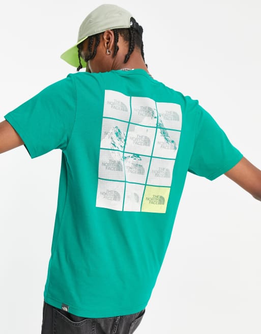 The North Face - T-shirt avec imprimé montagne répété au dos - Vert - Exclusivité ASOS