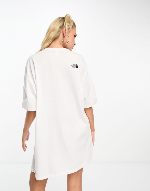The North Face – T-Shirt-Kleid in Weiß, exklusiv bei ASOS, 2 von 4