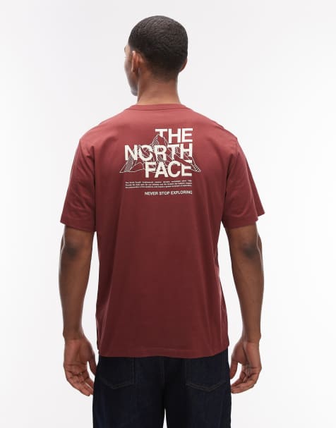 The North Face - T-shirt met geschetste bergprint op de achterkant in bordeauxrood - view 1