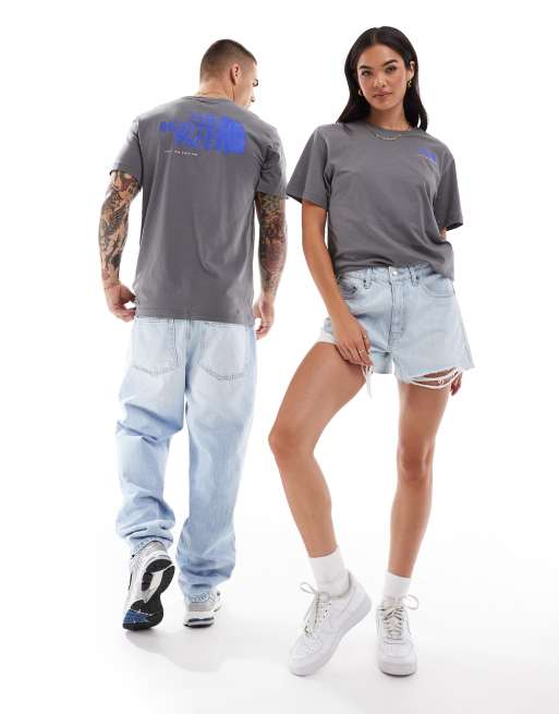 The North Face - T-shirt met print op de achterkant in grijs