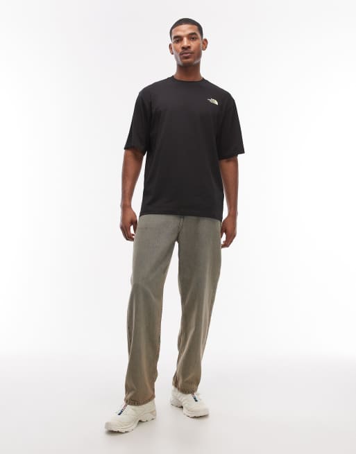 The North Face - T-shirt nera con stampa sul retro con fiore, 2 di 5