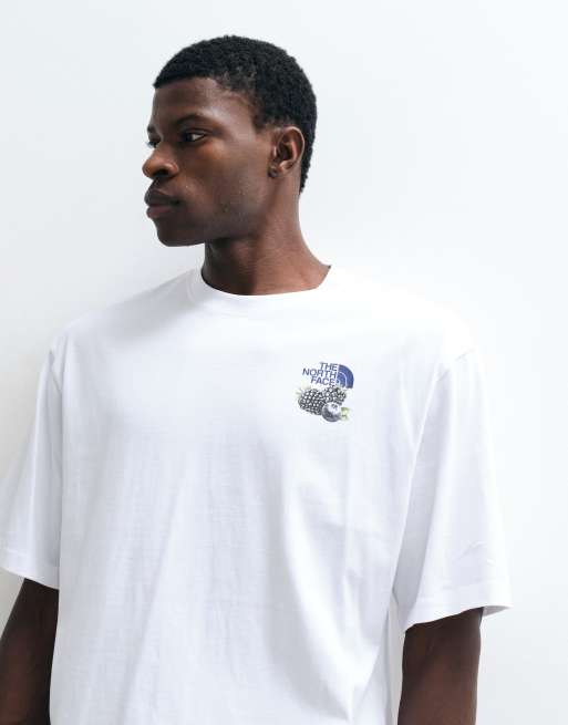 The North Face T-shirt oversize da trekking con zaino bianca, 4 di 5