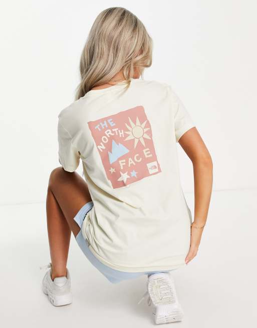 The North Face – T-shirt w kolorze złamanej bieli z nadrukiem słońca i gwiazd, tylko w ASOS