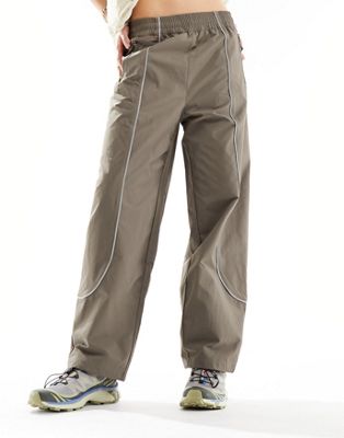 The North Face The North Face Tek Piping wind pants in brown