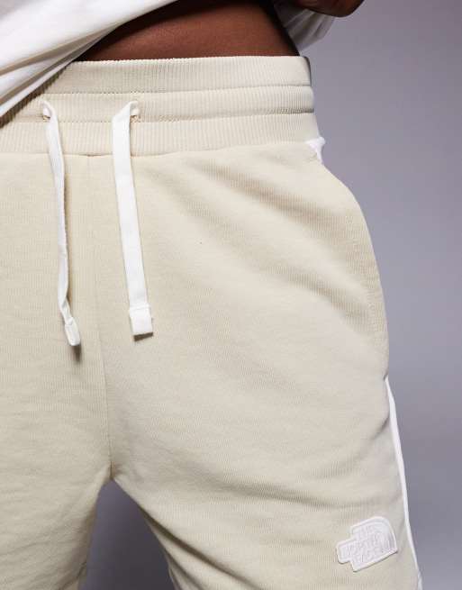 The North Face Terry Relaxed Shorts in brown, 4 of 5