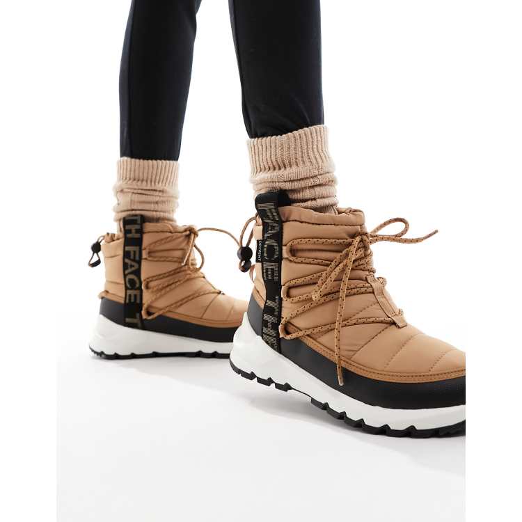 lace up logo snow boots