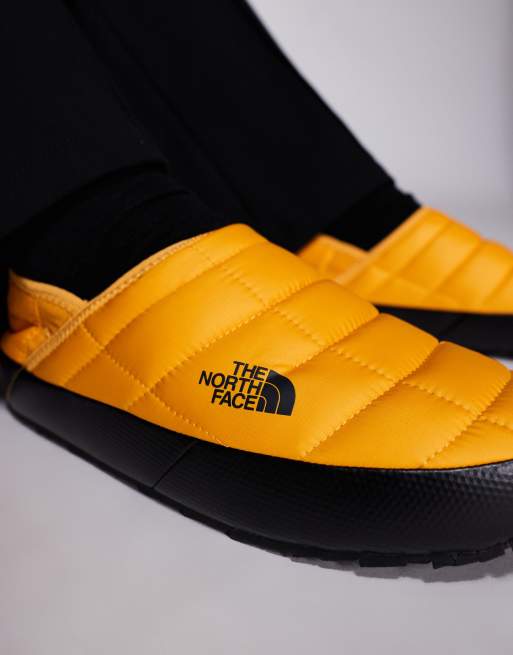 The North Face – Thermoball Traction – Mules in Gipfelgold, 3 von 4