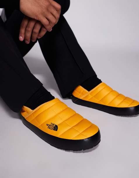 The North Face – Thermoball Traction – Żółte klapki - view 1