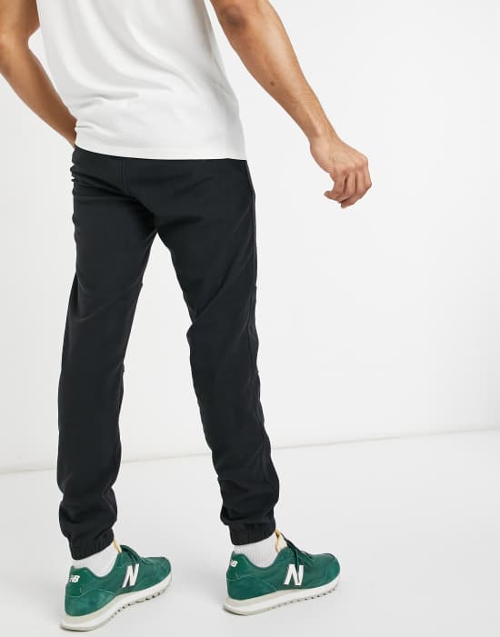 https://images.asos-media.com/products/the-north-face-tka-glacier-fleece-joggers-in-black/203204272-2?$n_550w$&wid=550&fit=constrain