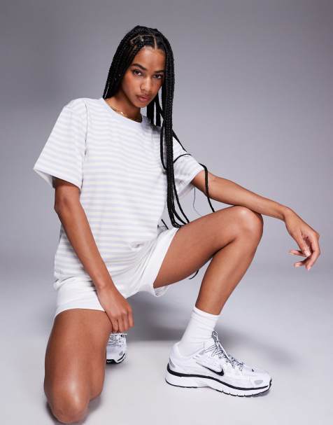 The North Face TNF T-shirt in gray and white stripe - view 1