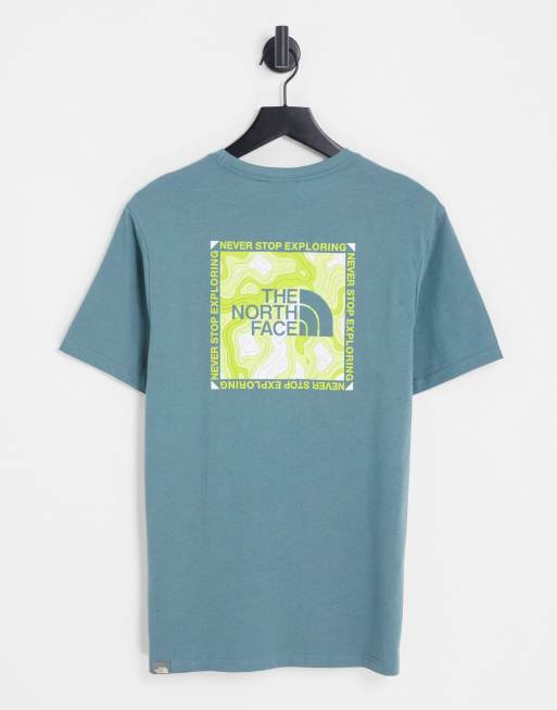 The North Face - Topographic - T-shirt met print op de achterkant in goblin blauw, exclusief bij ASOS