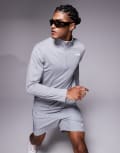 [The North Face] The North Face Training 24/7 1/4 zip logo top in grey S Grey