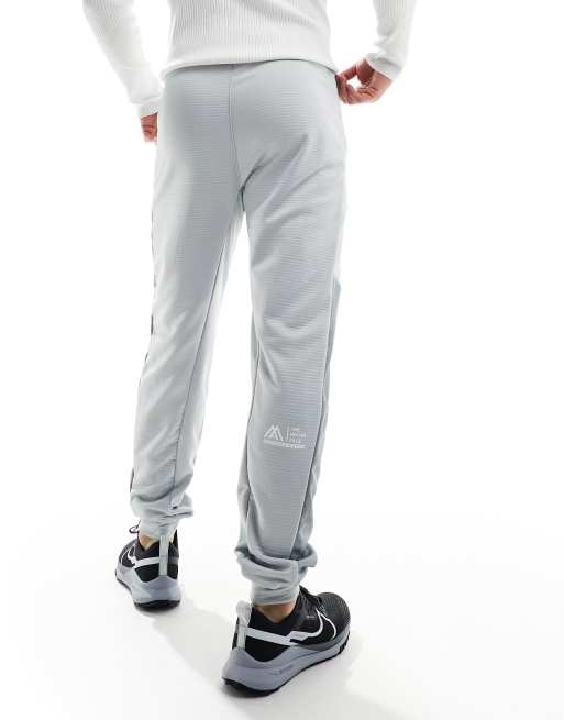 The North Face Training fleece trackies in grey, 3 of 5