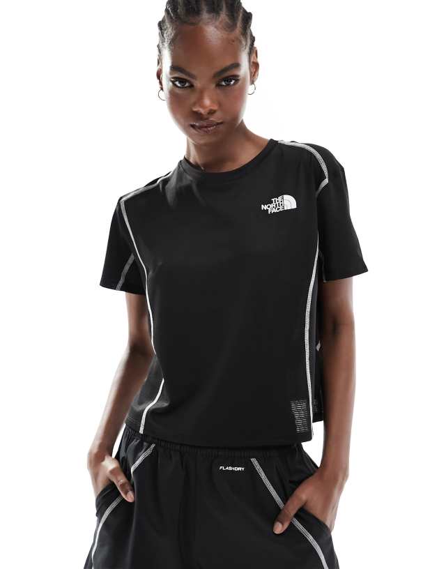 The North Face - training hakuun contour seam boxy fit t-shirt in black