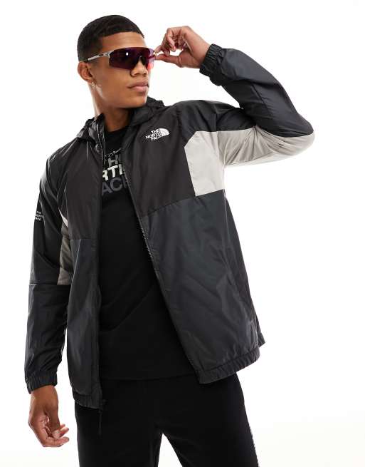 The North Face Training – Mountain Athletic – Windjacke in Schwarz mit Kapuze und Reißverschluss