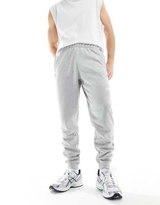 The North Face Training Reaxion fleece joggers in grey φωτογραφία