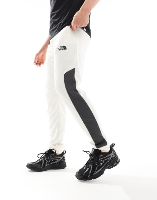 The North Face – Träning – Vita joggingbyxor i fleece, 5 av 5