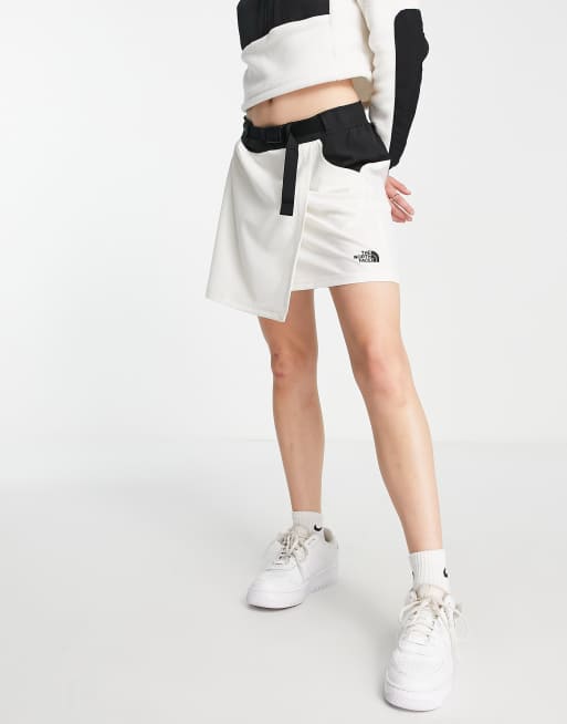 The North Face Trend Woven skirt in white Exclusive at ASOS , 2 of 4