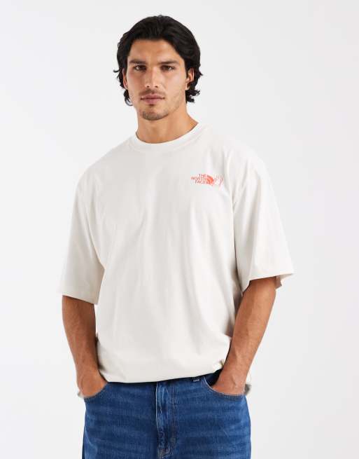 The North Face - U - T-shirt oversize à manches courtes et logo rétro - Blanc dune et rouge lave, 2 de 5