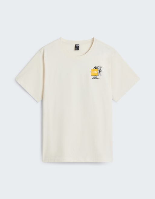 The North Face Unisex gear up get out graphic t-shirt in white dune/white dune, 2 of 4