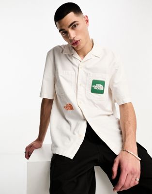 The North Face Valley utility logo shirt in white - ASOS Price Checker