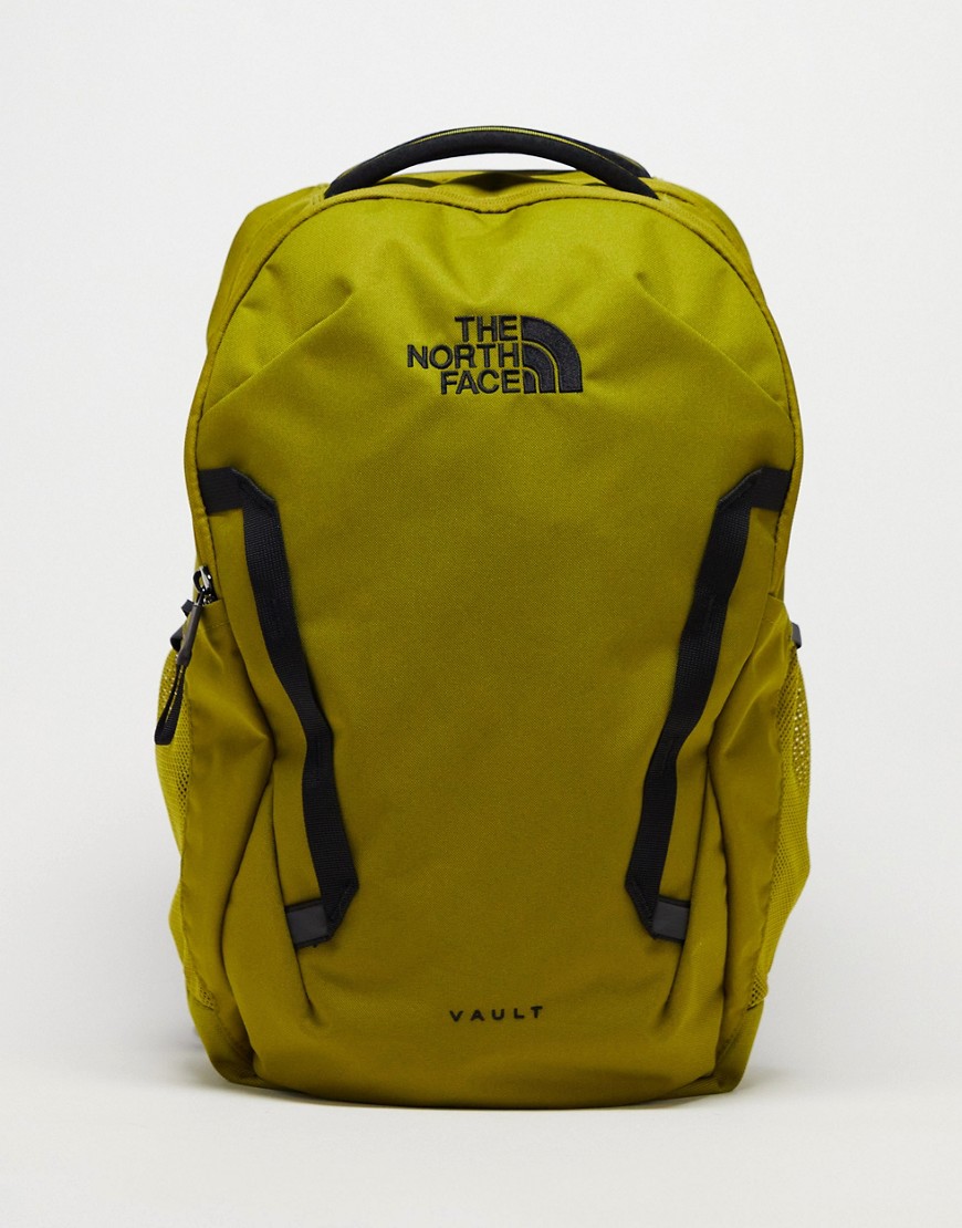 the north face vault flexvent 26l backpack in khaki-green