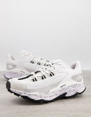 The North Face VECTIV Taraval trail trainers in white and black - ASOS Price Checker