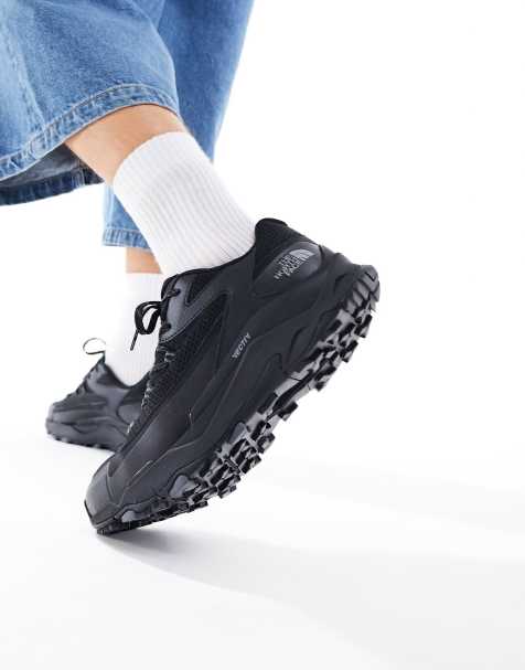 The North Face VECTIV Taraval hiking trainers in triple black - view 1