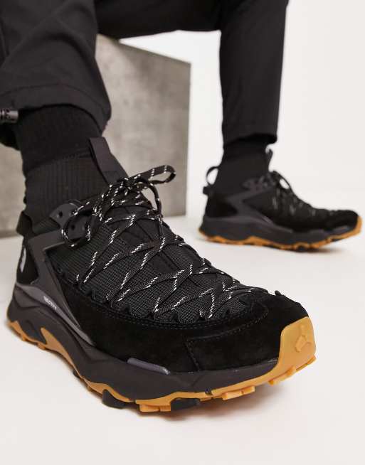 The North Face VECTIV Taraval Peak trail trainers in black and grey | ASOS