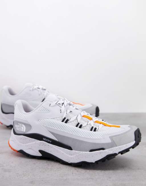 The North Face – Vectiv Taraval – Sneaker in Weiß