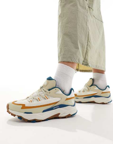The North Face Vectiv Taraval trainers in white - view 1