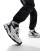 Thumbnail 1 van 5