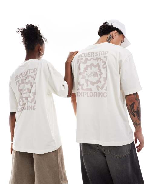 The North Face – Voyage – Naturvit t-shirt i oversize med tryck baktill - view 1