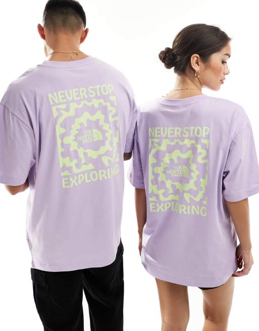 The North Face - Voyage - Oversized T-shirt met print op de achterkant in lila