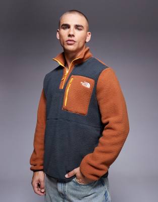 The North Face The North Face Yumiori 1/4 zip colourblock fleece in dark grey
