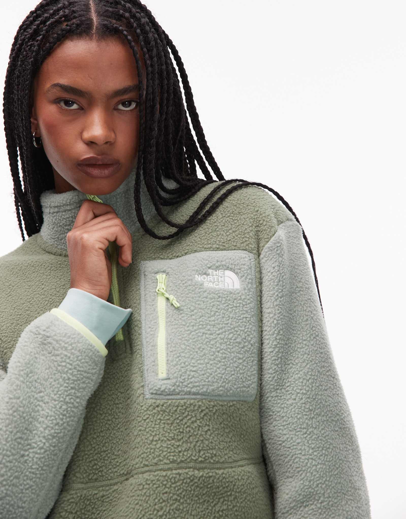 Куртка на молнии The North Face Yumiori зеленого цвета
