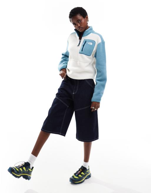 The North Face Yumiori quarter zip colourblock fleece in light blue, 3 of 4