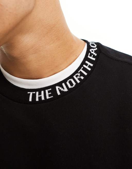 The North Face Zumu fleece sweatshirt with neck logo in black, 4 of 4
