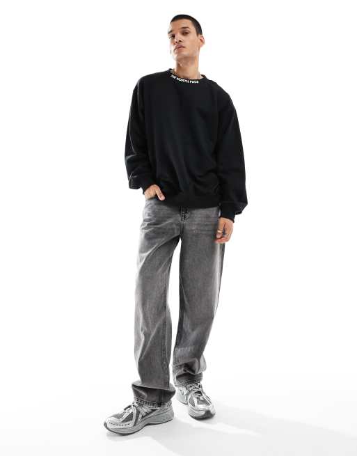 The North Face Zumu neck logo sweatshirt in black | ASOS