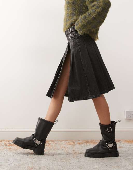The Ragged Priest buckle midi kilt in grey wash denim, 3 of 5