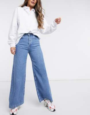 relaxed wide leg jeans