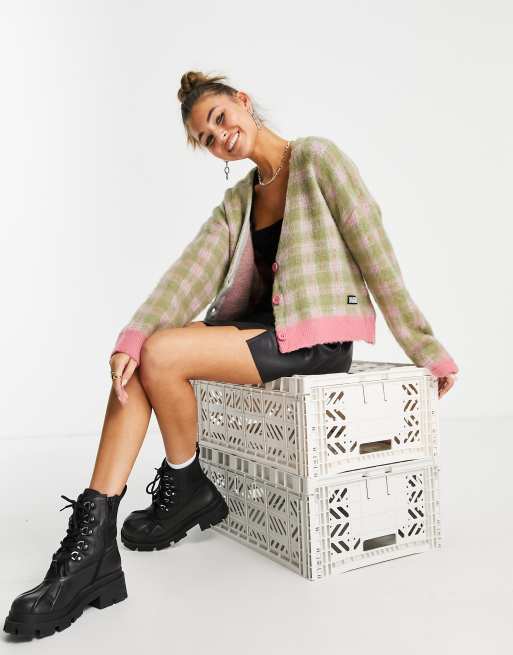 The Ragged Priest - Ruimvallend cropped vest in pluizige regenboogruit