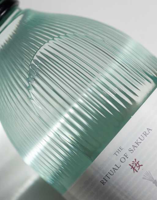 The Ritual of Sakura Refill Fragrance Sticks 500ml, 2 of 4