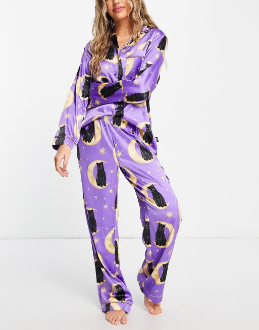 The Wellness Project x Chelsea Peers – Lång pyjamas i satin med katt och måntryck