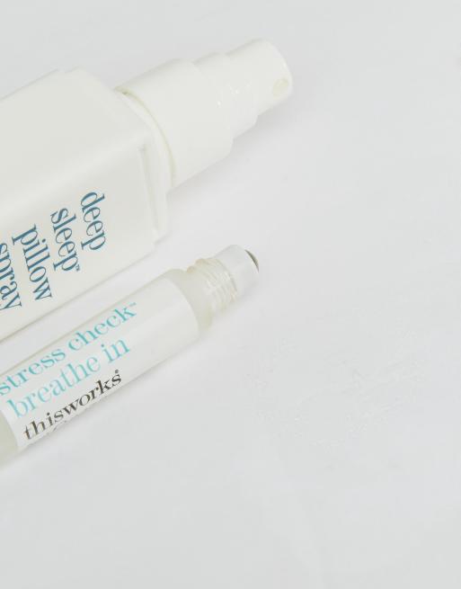 This Works – Deep Sleep Pillow Talk – Kuddspray (till ett värde av £30,75), 3 av 4
