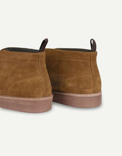 Thomas Crick Arizona leather chukka boots in tan suede, 4 of 7