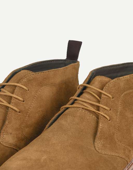 Thomas Crick Arizona leather chukka boots in tan suede, 5 of 7